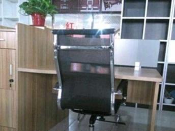 上海辦公用品特價(jià)直銷 老板桌、辦公桌、會(huì)議桌、電腦桌、經(jīng)理桌、培訓(xùn)桌一站式采購(gòu)指南